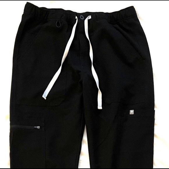 Mens' FIGS Cairo Cargo Scrub Pants, XS, Navy and Black - Picture 2 of 2